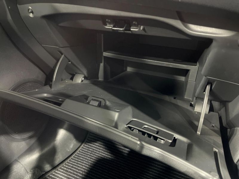 2019 Nissan Note DAA-HE12 (UW-6a9a3673204ce)[25]