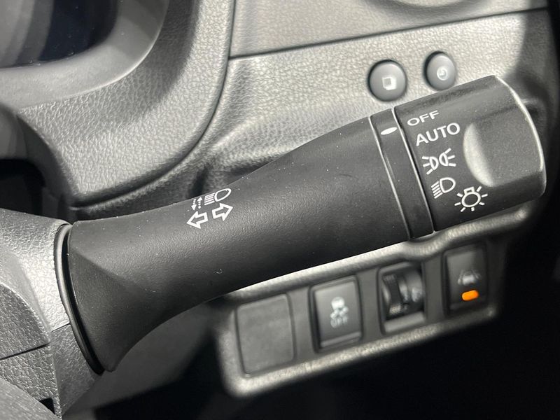 2019 Nissan Note DAA-HE12 (UW-6a9a3673204ce)[13]