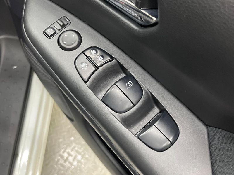 2019 Nissan Serena DAA-HFC27 (UW-6a9a3685eca0d)[17]