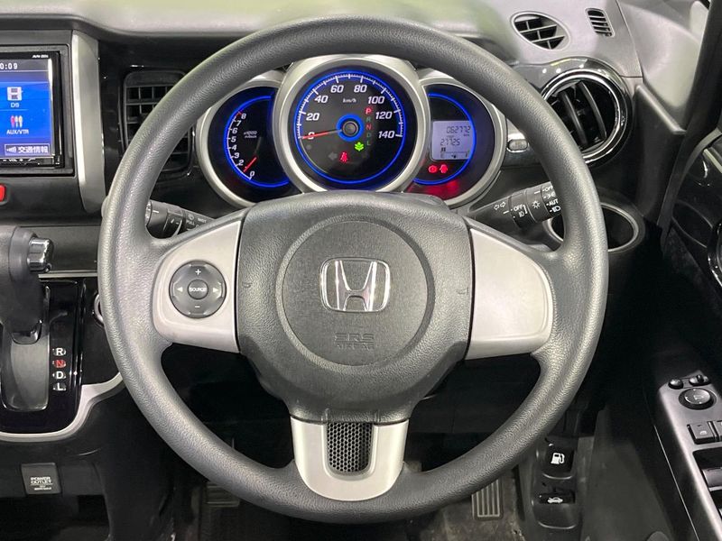 2014 Honda N-BOX CUSTOM DBA-JF1 (UW-6a9a36aece199)[24]