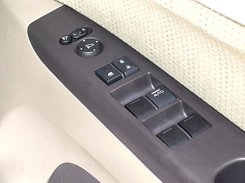 2015 Honda N-BOX DBA-JF1 (UW-6a9a36b00b85c)[19]