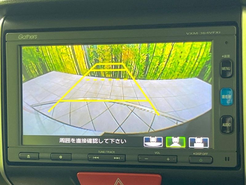 2017 Honda N-BOX CUSTOM DBA-JF1 (UW-6a9a36b5871b0)[25]