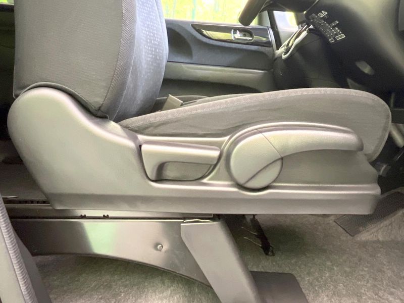 2017 Honda N-BOX CUSTOM DBA-JF1 (UW-6a9a36b5871b0)[13]