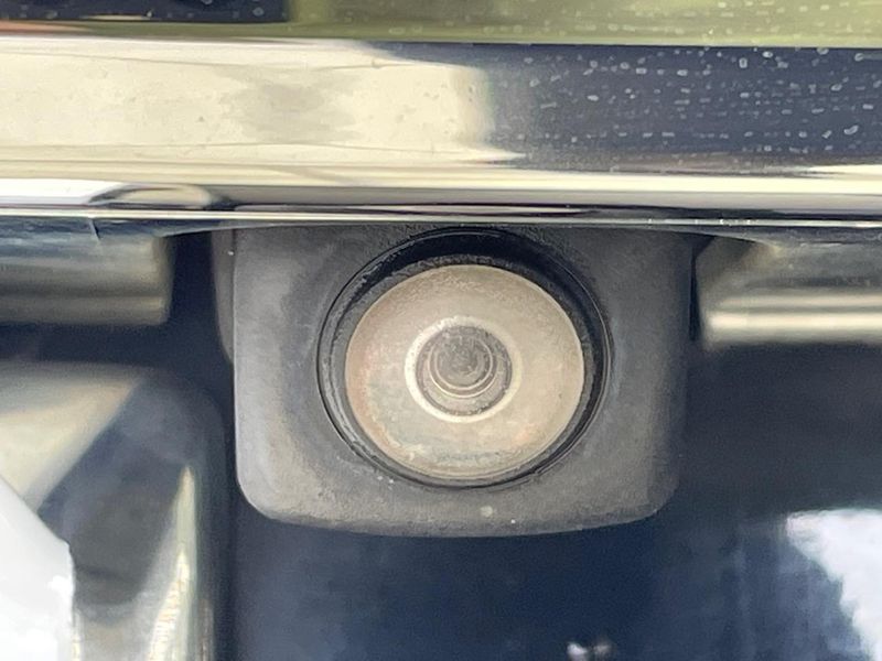2016 Honda N-BOX CUSTOM DBA-JF1 (UW-6a9a36b8964c8)[22]