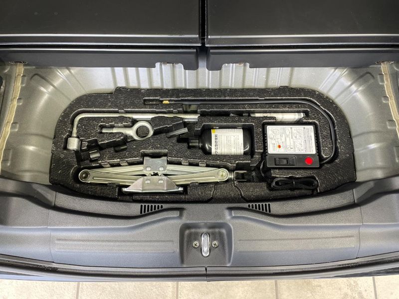 2016 Honda N-BOX CUSTOM DBA-JF1 (UW-6a9a36b8964c8)[21]