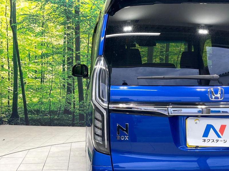 2017 Honda N-BOX CUSTOM DBA-JF3 (UW-6a9a36bd0cc82)[14]