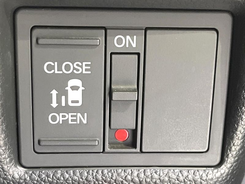 2020 Honda N-BOX CUSTOM 6BA-JF3 (UW-6a9a36c73e91e)[26]