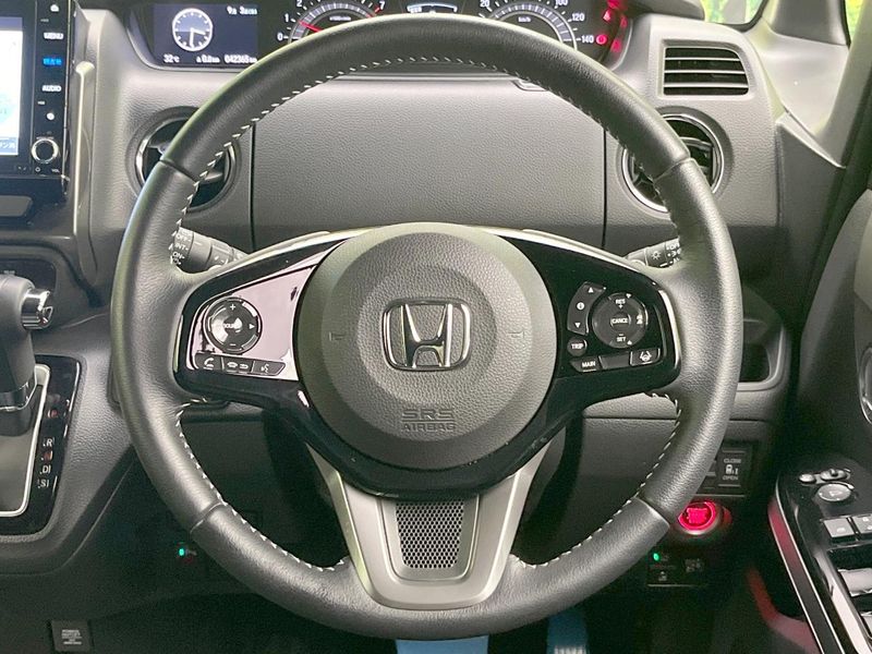 2022 Honda N-BOX CUSTOM 6BA-JF3 (UW-6a9a36d0879ce)[27]