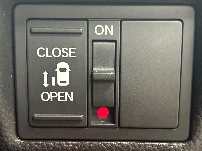 2022 Honda N-BOX CUSTOM 6BA-JF3 (UW-6a9a36dca4bd6)[11]