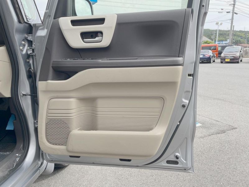 2017 Honda N-BOX DBA-JF4 (UW-6a9a36e2baefd)[6]