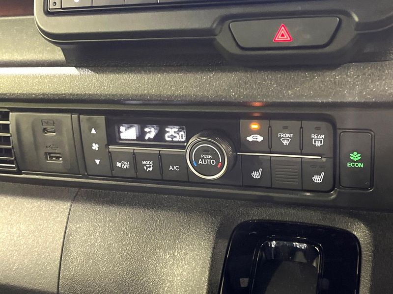2025 Honda N-BOX CUSTOM 6BA-JF5 (UW-6a9a36f58702d)[11]