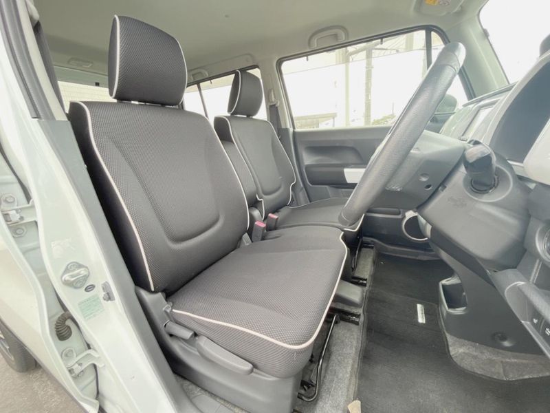 2014 Mazda Flair Crossover DBA-MS31S (UW-6a9a380233cbd)[25]