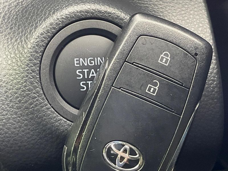 2025 Toyota Yaris 5BA-MXPA10 (UW-6a9a38189b045)[15]