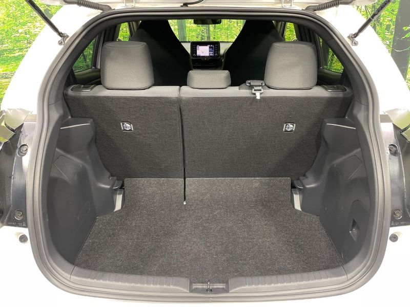 2021 Toyota Yaris 6AA-MXPH10 (UW-6a9a381d7bb82)[24]