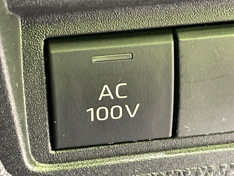 2023 Toyota Yaris 6AA-MXPH10 (UW-6a9a381eddcc1)[8]