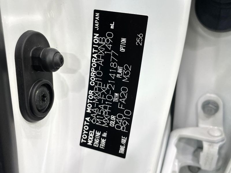 2023 Toyota Yaris 6AA-MXPH10 (UW-6a9a381eddcc1)[1]