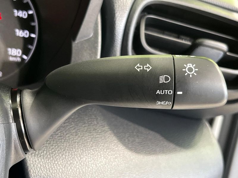 2023 Toyota Yaris 6AA-MXPH15 (UW-6a9a381f6d555)[15]