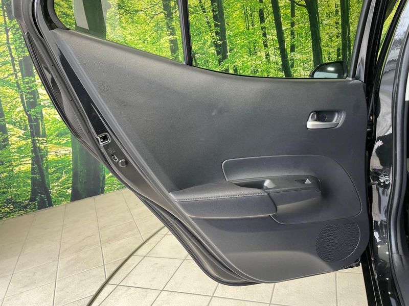 2021 Toyota Aqua 6AA-MXPK11 (UW-6a9a382f5703a)[19]