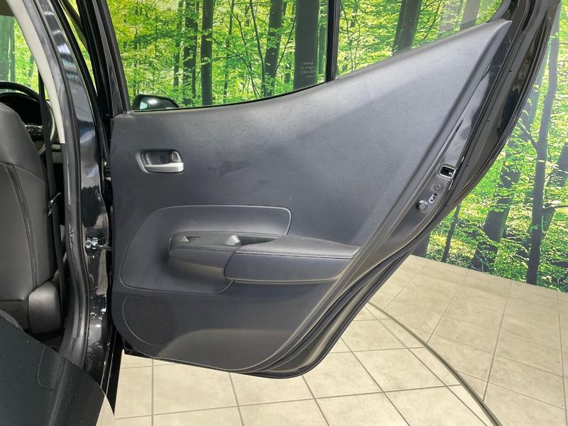 2021 Toyota Aqua 6AA-MXPK11 (UW-6a9a382f5703a)[17]