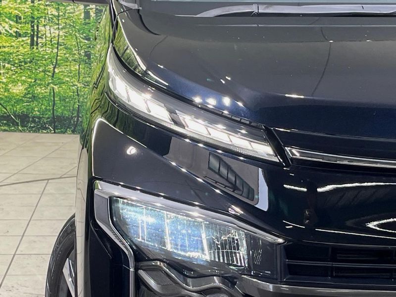 2023 Toyota Voxy 6BA-MZRA90W (UW-6a9a385e3d768)[24]