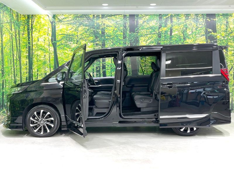 2023 Toyota Noah 6BA-MZRA90W (UW-6a9a385e810e1)[5]