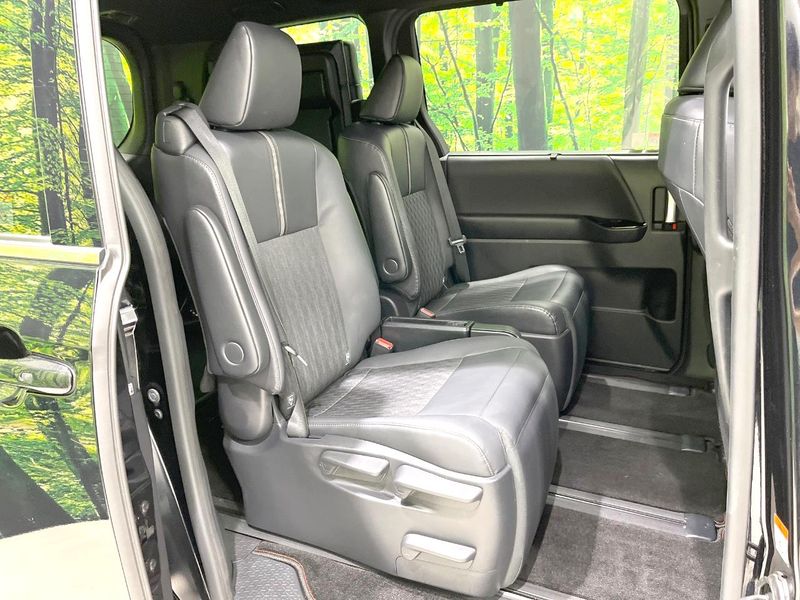 2023 Toyota Noah 6BA-MZRA90W (UW-6a9a385f49aad)[20]