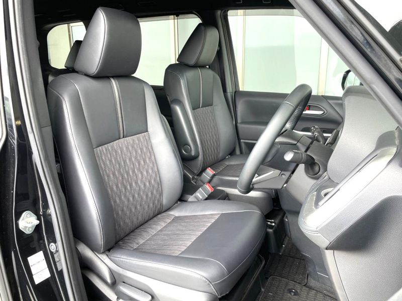 2023 Toyota Noah 6BA-MZRA95W (UW-6a9a38689904b)[18]