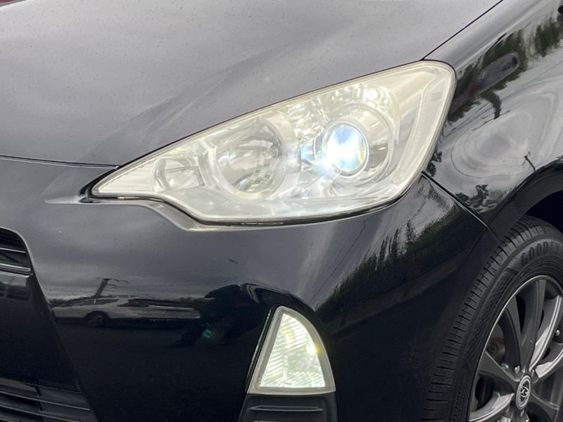2014 Toyota Aqua DAA-NHP10 (UW-6a9a3872d61ff)[11]