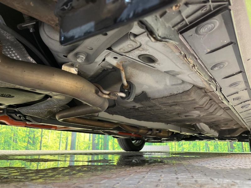 2017 Toyota Aqua DAA-NHP10 (UW-6a9a387d2a81d)[6]