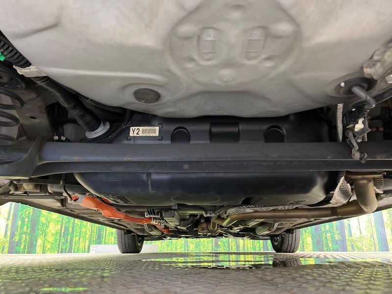 2017 Toyota Aqua DAA-NHP10 (UW-6a9a387d2a81d)[4]