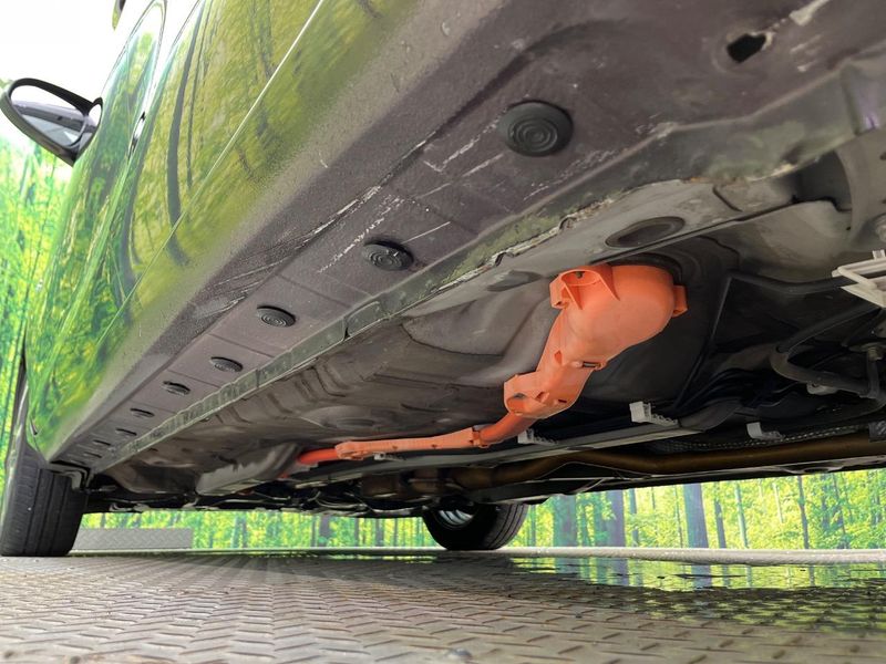 2017 Toyota Aqua DAA-NHP10 (UW-6a9a387d2a81d)[7]