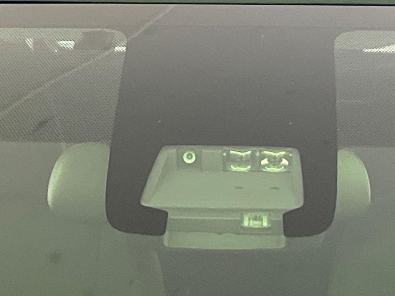 2017 Toyota Aqua DAA-NHP10 (UW-6a9a387d2a81d)[22]