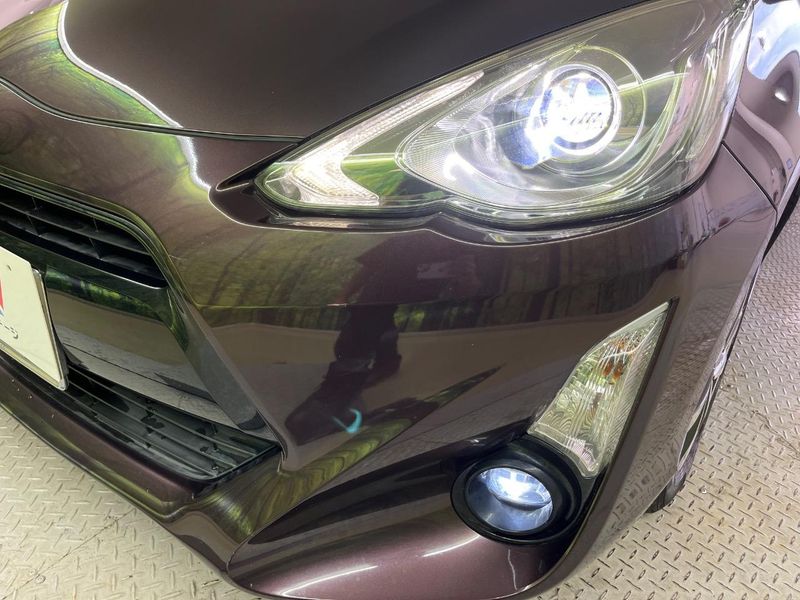 2017 Toyota Aqua DAA-NHP10 (UW-6a9a387d2a81d)[24]