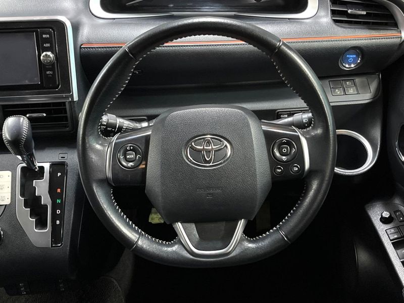 2017 Toyota Sienta DAA-NHP170G (UW-6a9a3883a94cf)[21]