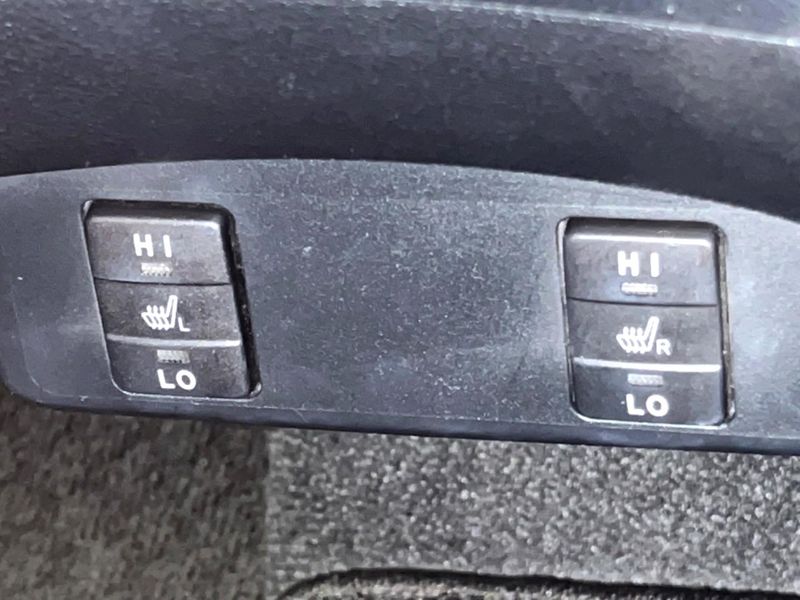 2017 Toyota Sienta DAA-NHP170G (UW-6a9a3883a94cf)[28]