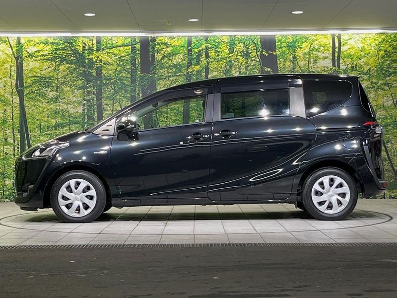 2017 Toyota Sienta DAA-NHP170G (UW-6a9a3883c8b95)[11]