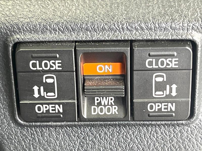 2015 Toyota Sienta DBA-NSP170G (UW-6a9a388ae41c6)[25]