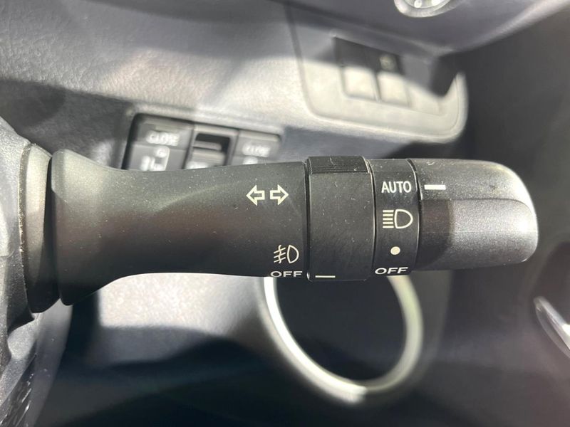 2018 Toyota Sienta DBA-NSP170G (UW-6a9a388d50705)[17]