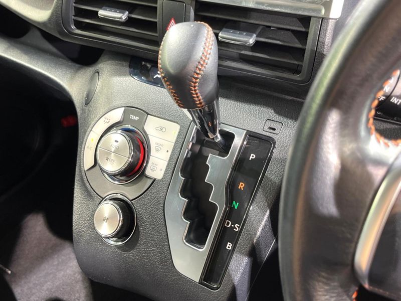 2018 Toyota Sienta DBA-NSP170G (UW-6a9a388d50705)[25]