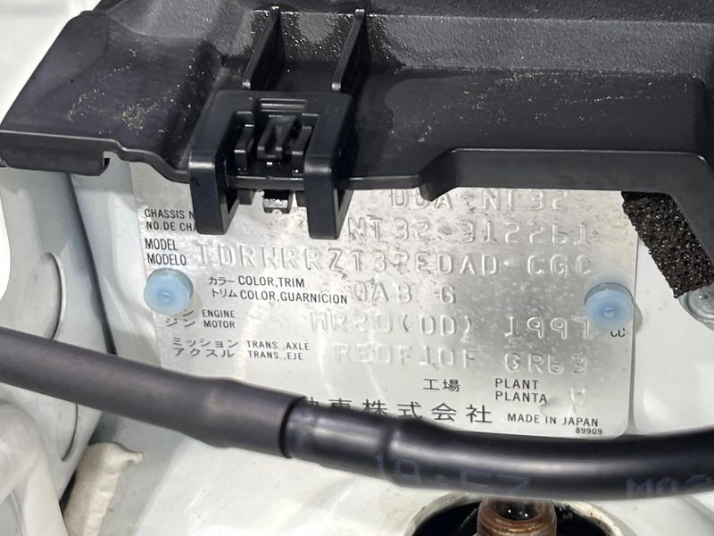 2019 Nissan X-Trail DBA-NT32 (UW-6a9a3895b1b13)[1]