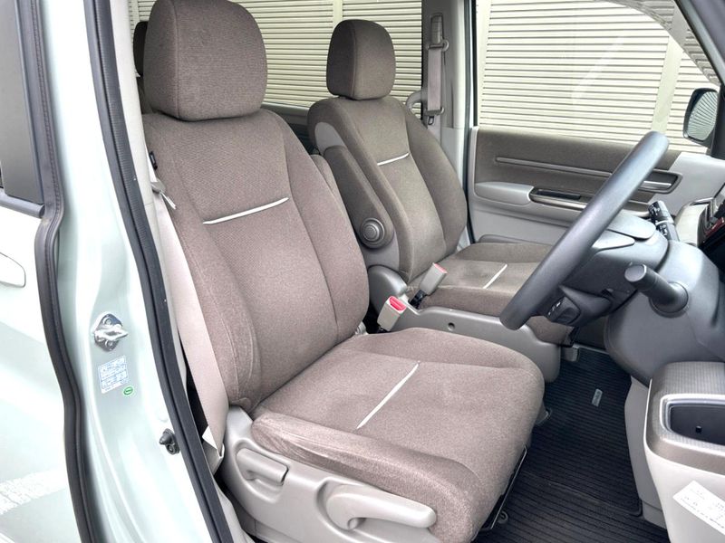2016 Honda Step Wagon DBA-RP1 (UW-6a9a38a2575b1)[10]