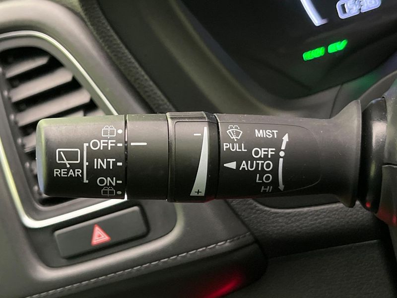 2018 Honda Vezel DAA-RU3 (UW-6a9a38af6a712)[12]