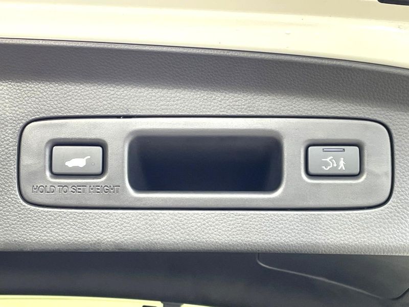 2021 Honda Vezel 6AA-RV5 (UW-6a9a38b3eb6ba)[18]