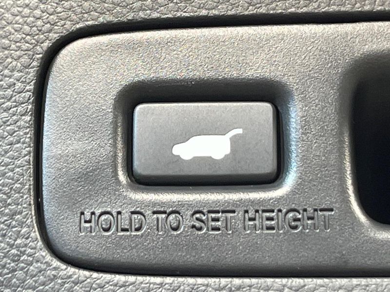 2021 Honda Vezel 6AA-RV5 (UW-6a9a38b49edd8)[17]