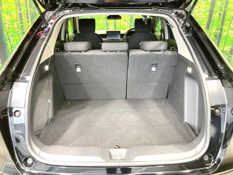 2022 Honda Vezel 6AA-RV5 (UW-6a9a38b7935c9)[21]