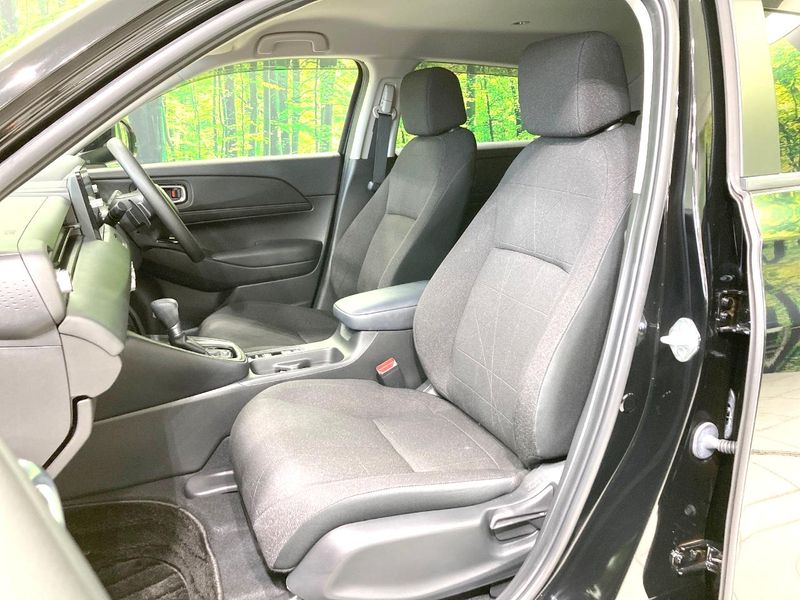 2022 Honda Vezel 6AA-RV5 (UW-6a9a38b7935c9)[6]
