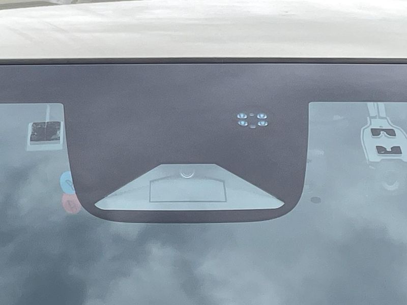 2021 Honda Vezel 6AA-RV6 (UW-6a9a38c096958)[10]