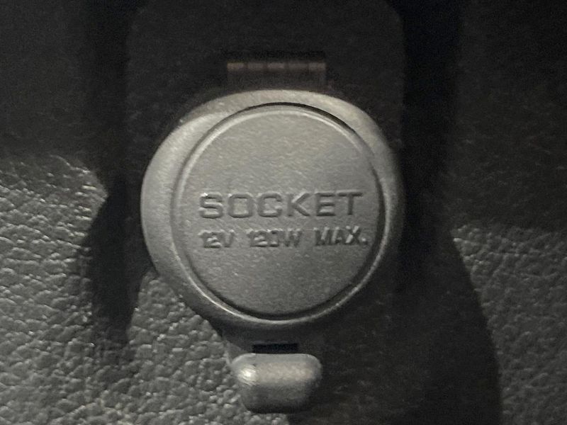 2014 Nissan Elgrand DBA-TE52 (UW-6a9a38e9273f3)[27]