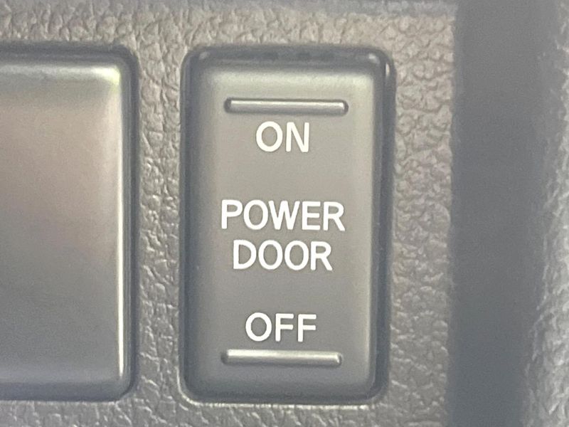 2014 Nissan Elgrand DBA-TE52 (UW-6a9a38e9273f3)[12]