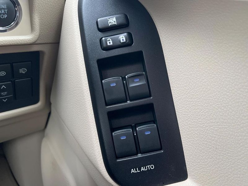 2022 Toyota Land Cruiser Prado 3BA-TRJ150W (UW-6a9a38ee61895)[13]